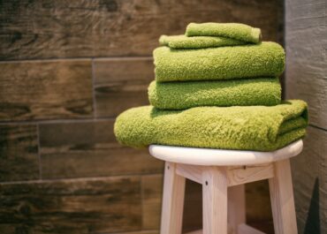 Handdoek opbergen in de badkamer